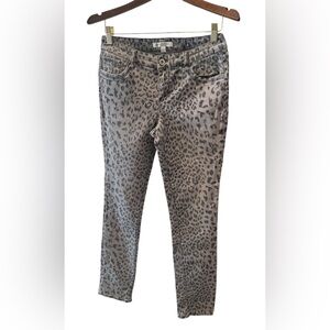Leopard Print Versona jeans, size medium, gray and black EUC Animal print